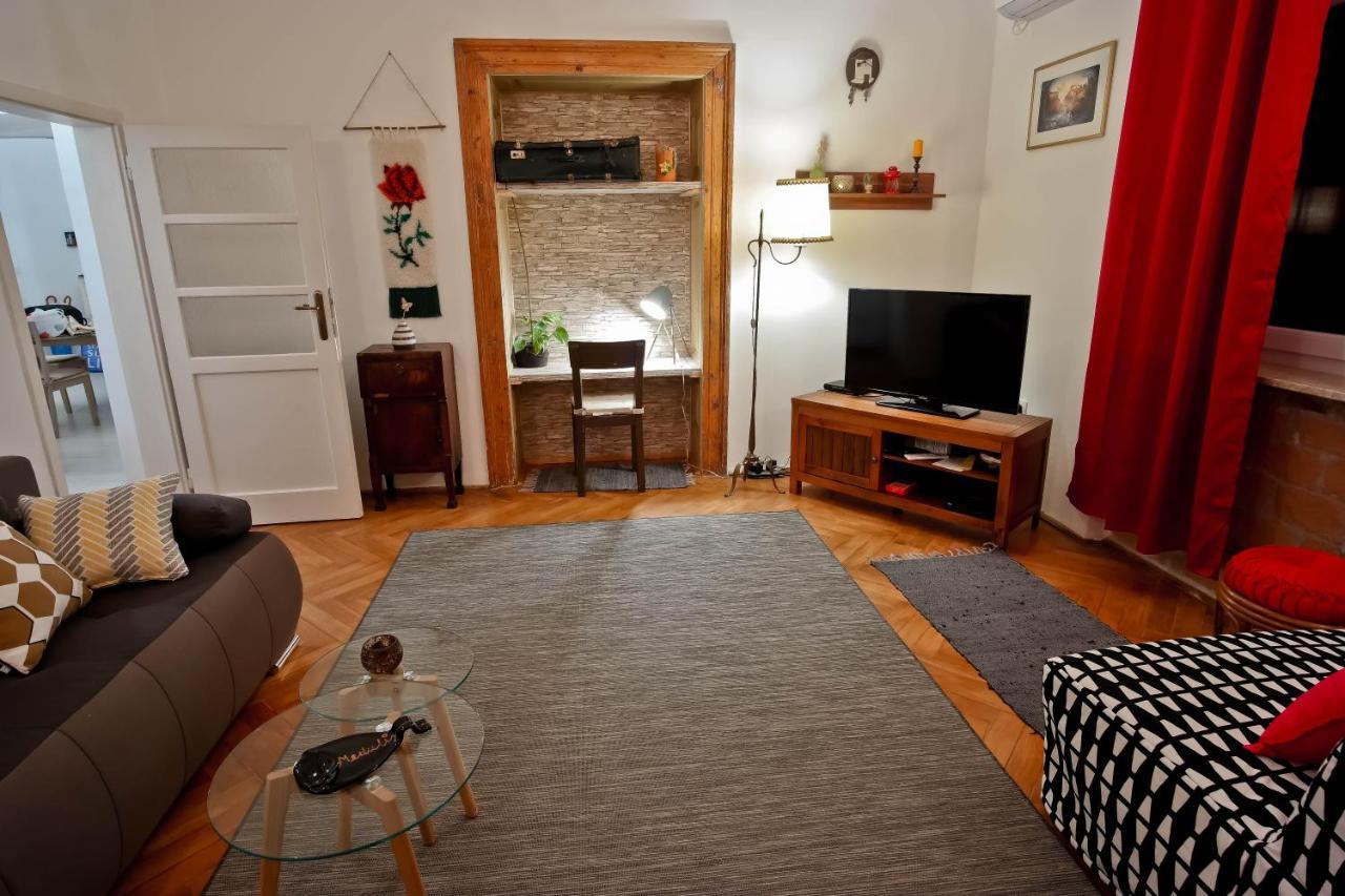 Cote Ensoleille Appartement Pula Buitenkant foto