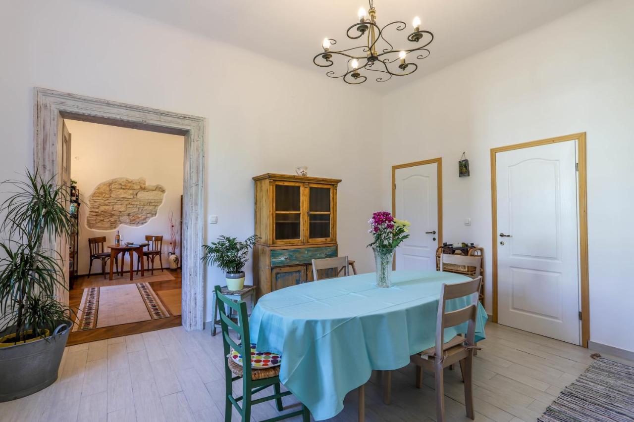 Cote Ensoleille Appartement Pula Buitenkant foto