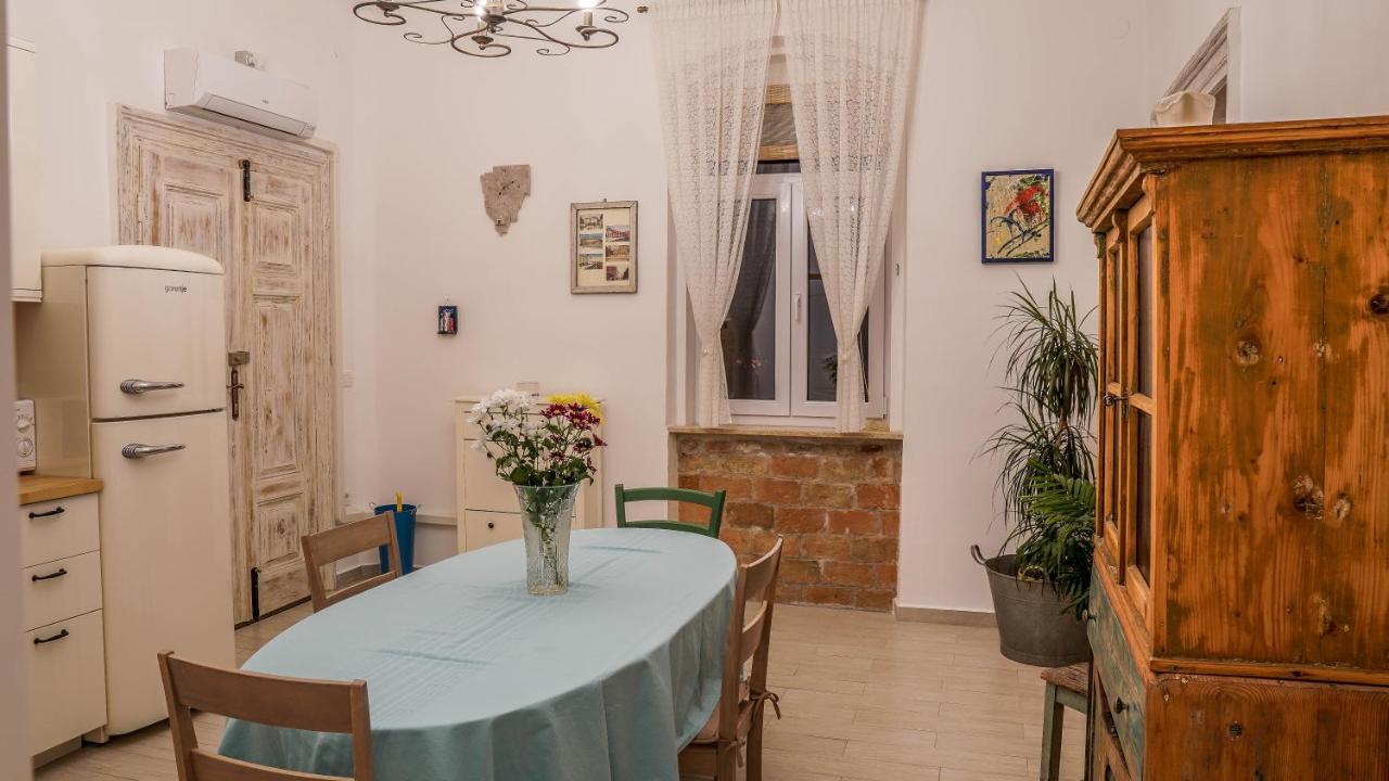Cote Ensoleille Appartement Pula Buitenkant foto