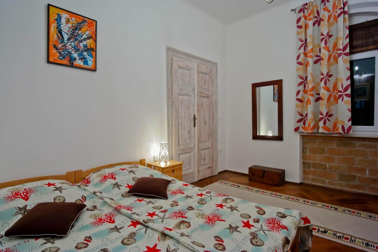 Cote Ensoleille Appartement Pula Buitenkant foto