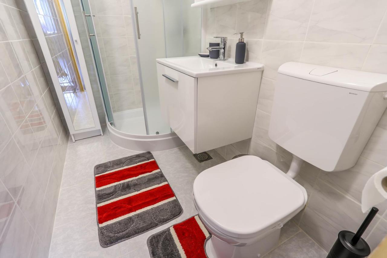 Cote Ensoleille Appartement Pula Buitenkant foto